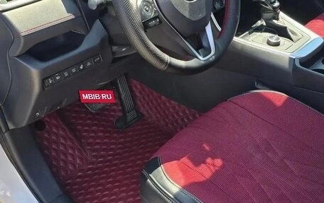 Toyota RAV4, 2021 год, 4 500 000 рублей, 8 фотография