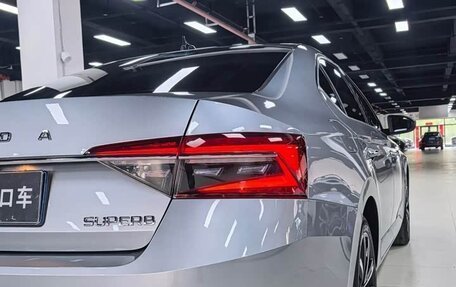 Skoda Superb III рестайлинг, 2023 год, 2 100 000 рублей, 17 фотография