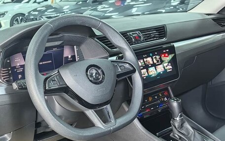 Skoda Superb III рестайлинг, 2023 год, 2 100 000 рублей, 10 фотография