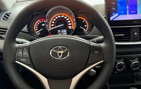 Toyota Yaris, 2022 год, 1 400 000 рублей, 8 фотография