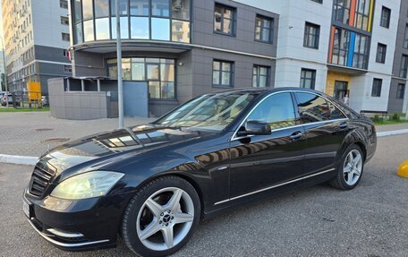 Mercedes-Benz S-Класс, 2010 год, 1 950 000 рублей, 2 фотография
