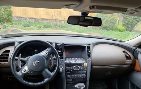 Infiniti QX70, 2014 год, 2 100 000 рублей, 2 фотография
