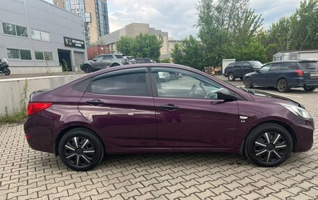 Hyundai Solaris II рестайлинг, 2011 год, 710 000 рублей, 2 фотография