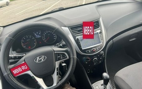 Hyundai Solaris II рестайлинг, 2011 год, 710 000 рублей, 13 фотография