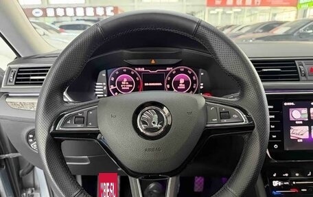 Skoda Superb III рестайлинг, 2022 год, 2 250 000 рублей, 17 фотография