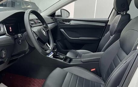 Skoda Superb III рестайлинг, 2022 год, 2 070 000 рублей, 10 фотография