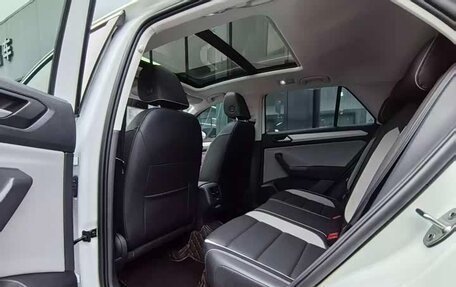 Volkswagen T-Roc I, 2023 год, 1 370 007 рублей, 12 фотография