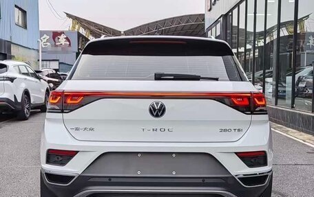 Volkswagen T-Roc I, 2023 год, 1 370 007 рублей, 5 фотография