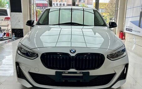 BMW 1 серия, 2023 год, 1 570 000 рублей, 2 фотография