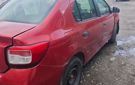 Renault Logan II, 2017 год, 200 000 рублей, 4 фотография