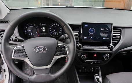 Hyundai Solaris II рестайлинг, 2021 год, 1 770 000 рублей, 8 фотография