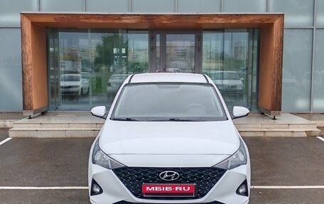 Hyundai Solaris II рестайлинг, 2021 год, 1 770 000 рублей, 2 фотография