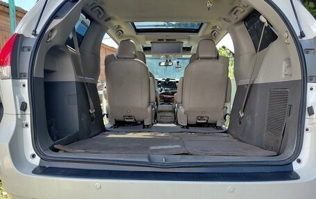 Toyota Sienna III, 2014 год, 2 000 000 рублей, 10 фотография