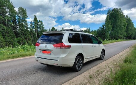 Toyota Sienna III, 2014 год, 2 000 000 рублей, 5 фотография