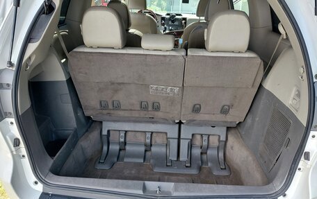 Toyota Sienna III, 2014 год, 2 000 000 рублей, 14 фотография