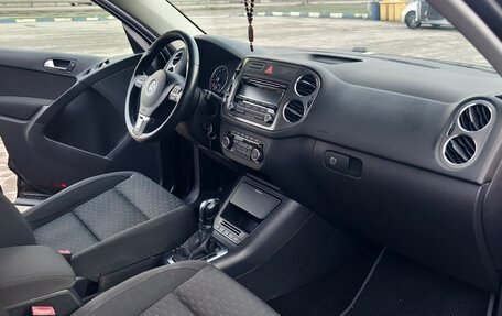 Volkswagen Tiguan I, 2010 год, 959 000 рублей, 2 фотография