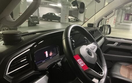 Volkswagen Multivan T6 рестайлинг, 2020 год, 7 500 000 рублей, 8 фотография