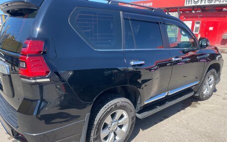 Toyota Land Cruiser Prado 150 рестайлинг 2, 2019 год, 4 700 000 рублей, 5 фотография
