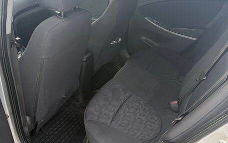 Hyundai Solaris II рестайлинг, 2011 год, 400 000 рублей, 3 фотография