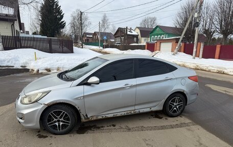 Hyundai Solaris II рестайлинг, 2011 год, 400 000 рублей, 9 фотография