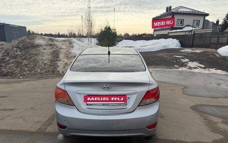 Hyundai Solaris II рестайлинг, 2011 год, 400 000 рублей, 5 фотография