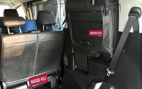 Toyota Voxy III, 2018 год, 2 650 000 рублей, 15 фотография