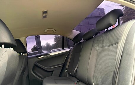Volkswagen Jetta VI, 2012 год, 969 000 рублей, 18 фотография