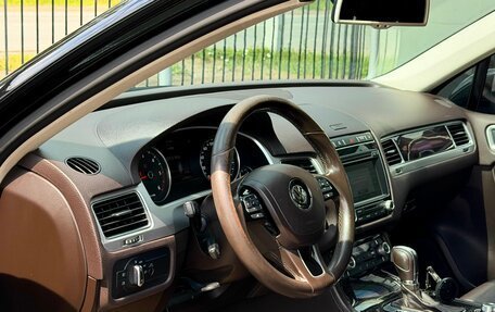 Volkswagen Touareg III, 2015 год, 2 809 000 рублей, 8 фотография