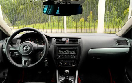 Volkswagen Jetta VI, 2012 год, 869 000 рублей, 16 фотография