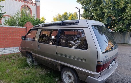 Toyota Town Ace III, 1989 год, 320 000 рублей, 2 фотография