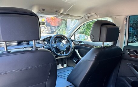 Volkswagen Passat B8 рестайлинг, 2015 год, 1 450 000 рублей, 19 фотография