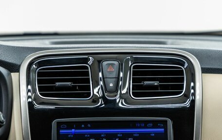 Renault Logan II, 2018 год, 1 048 000 рублей, 21 фотография
