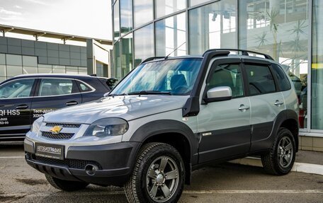 Chevrolet Niva I рестайлинг, 2017 год, 918 000 рублей, 3 фотография