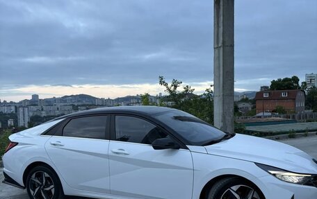 Hyundai Elantra, 2022 год, 1 630 000 рублей, 2 фотография