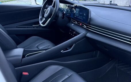 Hyundai Elantra, 2022 год, 1 630 000 рублей, 12 фотография