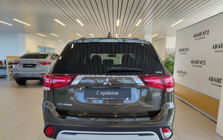 Mitsubishi Outlander III рестайлинг 3, 2021 год, 2 473 000 рублей, 4 фотография