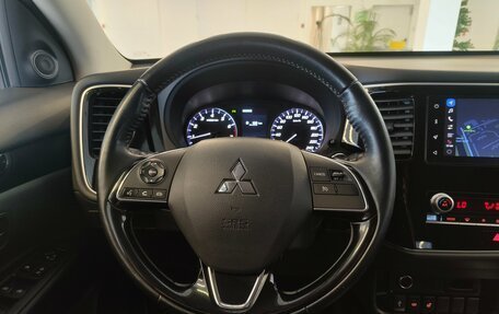 Mitsubishi Outlander III рестайлинг 3, 2021 год, 2 473 000 рублей, 14 фотография