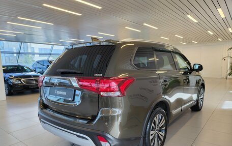 Mitsubishi Outlander III рестайлинг 3, 2021 год, 2 473 000 рублей, 2 фотография