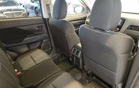 Mitsubishi Outlander III рестайлинг 3, 2021 год, 2 473 000 рублей, 8 фотография