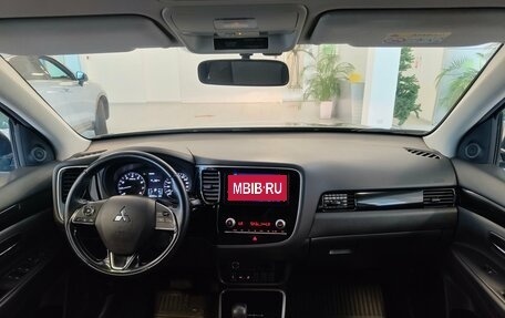 Mitsubishi Outlander III рестайлинг 3, 2021 год, 2 473 000 рублей, 9 фотография