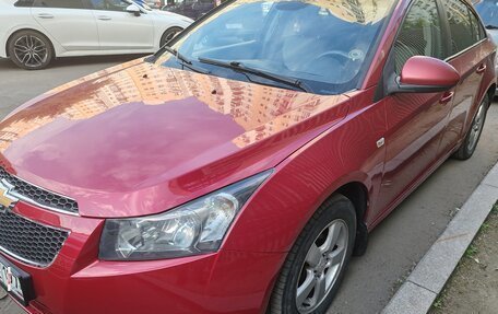 Chevrolet Cruze II, 2010 год, 500 000 рублей, 3 фотография
