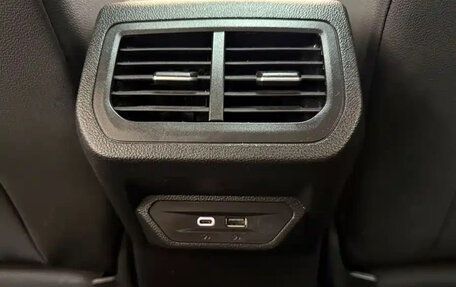 Volkswagen Lavida, 2023 год, 1 111 000 рублей, 22 фотография