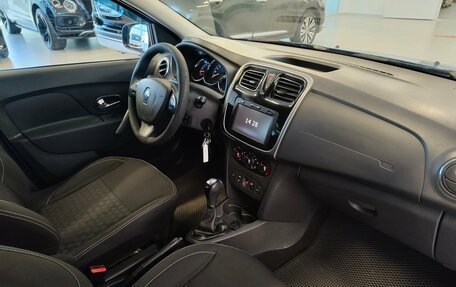 Renault Logan II, 2018 год, 640 000 рублей, 7 фотография