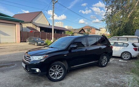 Toyota Highlander III, 2012 год, 2 350 000 рублей, 2 фотография