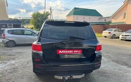 Toyota Highlander III, 2012 год, 2 350 000 рублей, 4 фотография