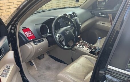 Toyota Highlander III, 2012 год, 2 350 000 рублей, 23 фотография