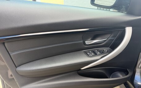 BMW 3 серия, 2018 год, 2 450 000 рублей, 14 фотография