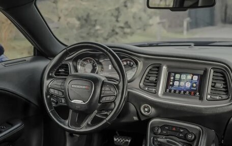 Dodge Challenger III рестайлинг 2, 2019 год, 4 100 000 рублей, 8 фотография
