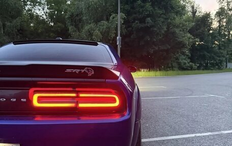 Dodge Challenger III рестайлинг 2, 2019 год, 4 100 000 рублей, 10 фотография