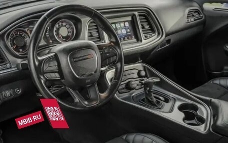 Dodge Challenger III рестайлинг 2, 2019 год, 4 100 000 рублей, 4 фотография
